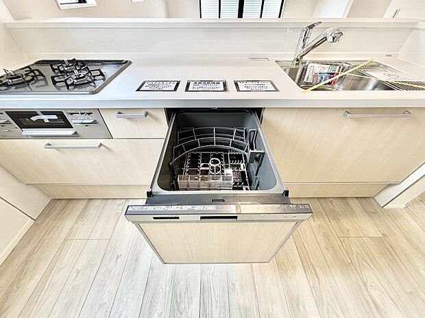 【その他設備(食洗機)】面倒なお片づけは食洗機にお任せ!家事の負担が減って、時間にも気持ちにもゆとりができます。