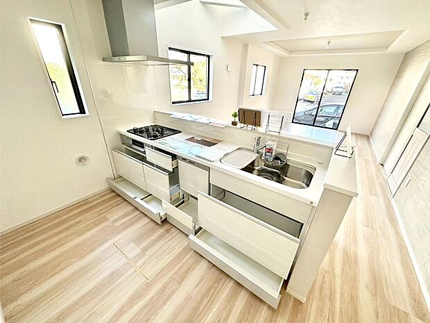 【その他設備(スライド収納)】使いやすさを優先したスライド式収納タイプ!