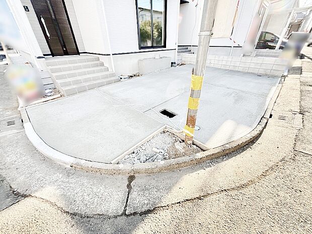 【駐車場】目の前が駐車場だと雨の日も大量にお買い物をした時も便利ですね