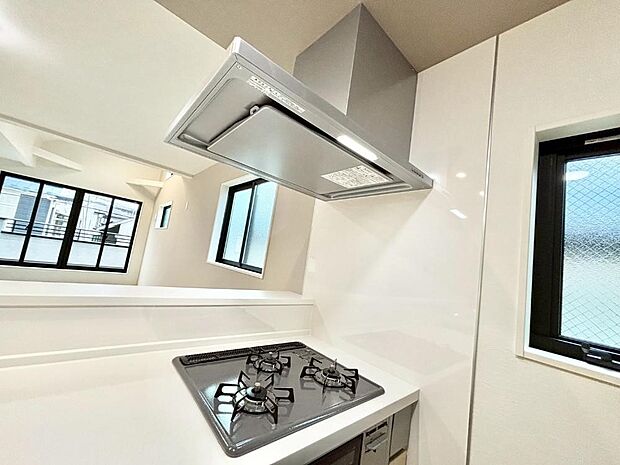 【レンジフード】フラットタイプのレンジフード、お手入れがしやすいですね!