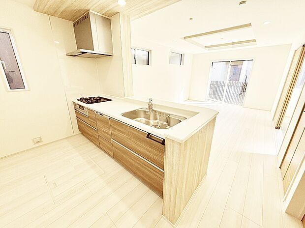 【ダイニングキッチン】料理をしながらご家族との会話を楽しめる対面カウンターキッチン