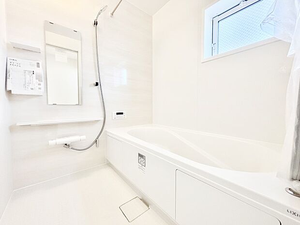 【浴室】浴室乾燥機付きのバスルームでいつでも快適なバスタイムが楽しめます!