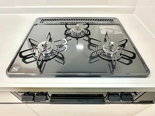 【その他設備(Ｓｉセンサーコンロ)】ガスコンロはＳｉセンサー搭載。火力調節や焦げ付き・消し忘れも防いでくれます。