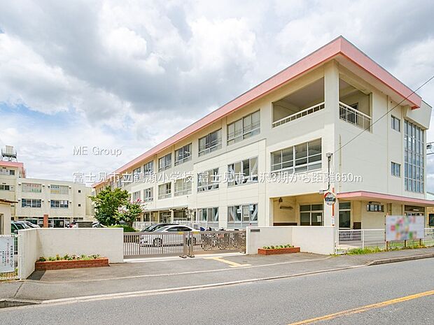 富士見市立鶴瀬小学校（約650m）