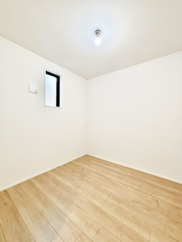 【その他内観】1階のサービスルーム4.5帖　　