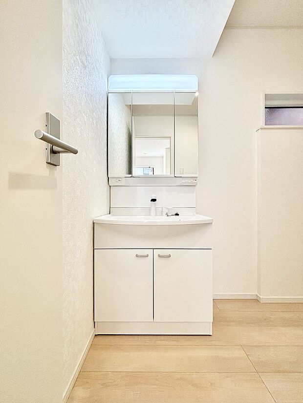 【洗面台・洗面所】収納力と機能性に優れた洗面化粧台　