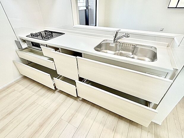 【スライド収納】スライド式収納なので上からの出し入れが可能！腰をかがめずに楽々！ 