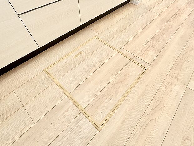 【床下収納】床下収納付き！日用品・非常用品の収納にも大活躍。