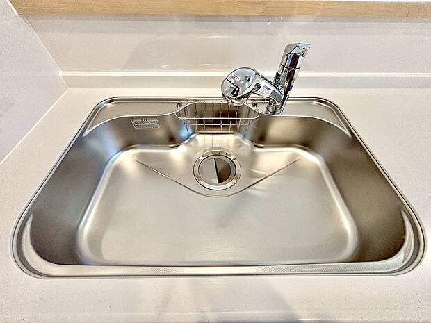 【シンク】広々としたシンクでお料理やお皿洗いもラクラク快適に！