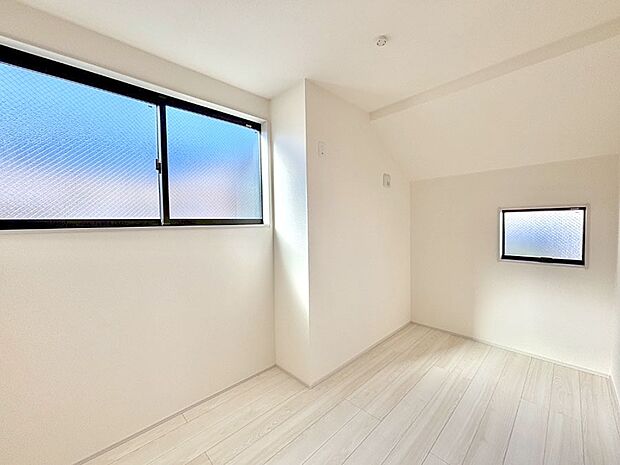 【子供部屋】２面採光で明るさ＆風通し良好！