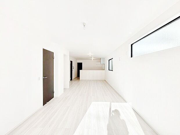 【ダイニング】ご家族が自然と集まり、賑やかな笑い声で包まれる憩いの空間になりそうですね！