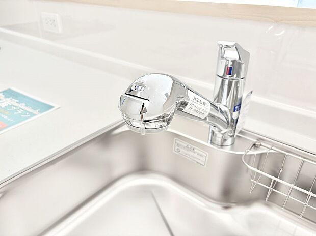 【その他設備(浄水器)】いつでも清潔なおいしいお水を。一つの水栓で水道水と浄水を使い分け。