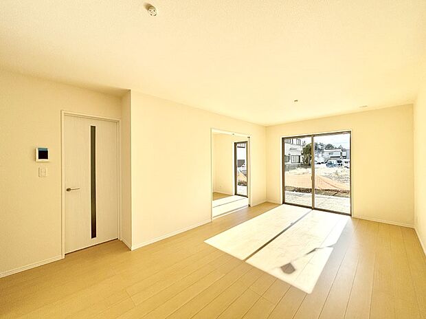 【リビングダイニング】落ち着いた雰囲気のLDKは家族みんなの快適空間