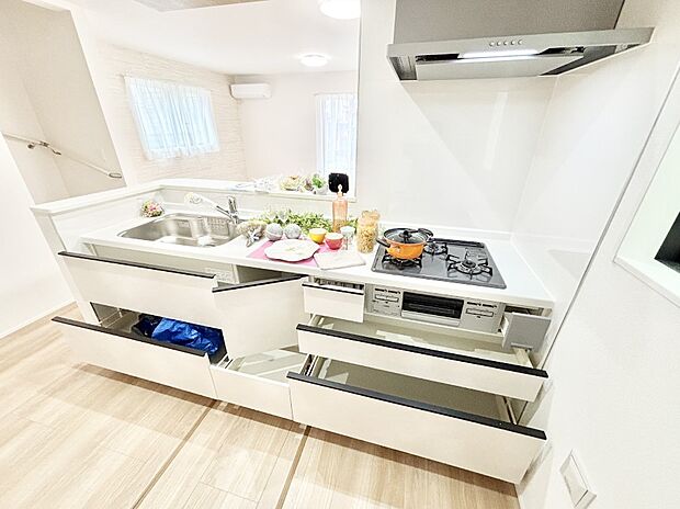 【その他設備(スライド収納)】使いやすさを優先したスライド式収納タイプ！