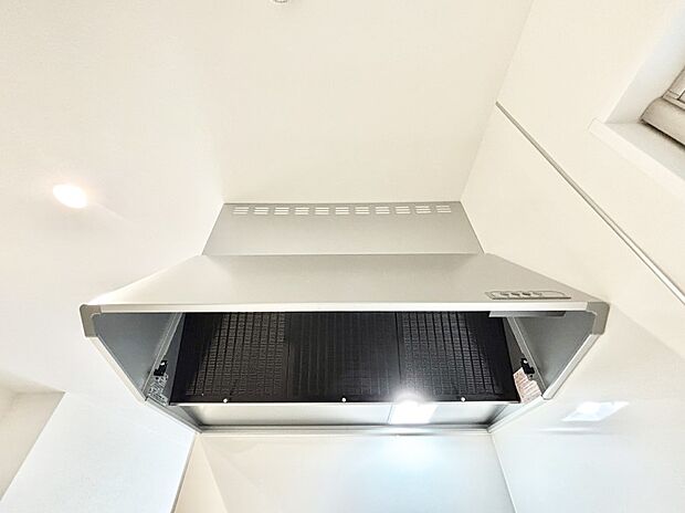 【レンジフード】基本的なお手入れはフィルターのみ!お手入れのしやすさも魅力です。