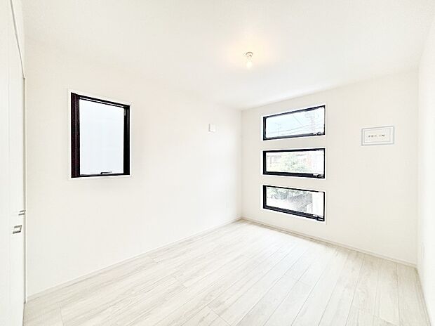 【子供部屋】窓からのやさしい光が心地よいプライベートルーム  