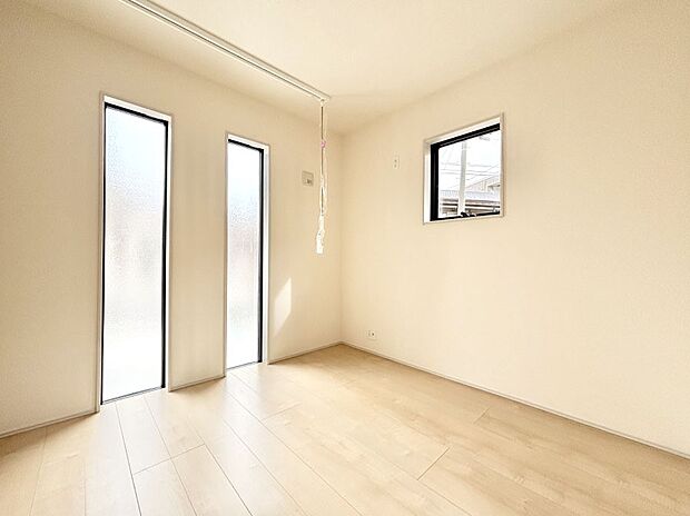 【子供部屋】２面採光で明るさ＆風通し良好！