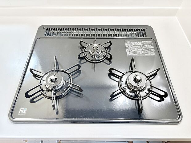 【ガスコンロ】三口ガスコンロでお料理が一気にはかどりそう  