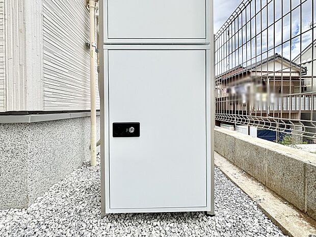 【その他現地】「宅配ボックス」　時間を気にせず宅配物をいつでも安全に受け取れます。 