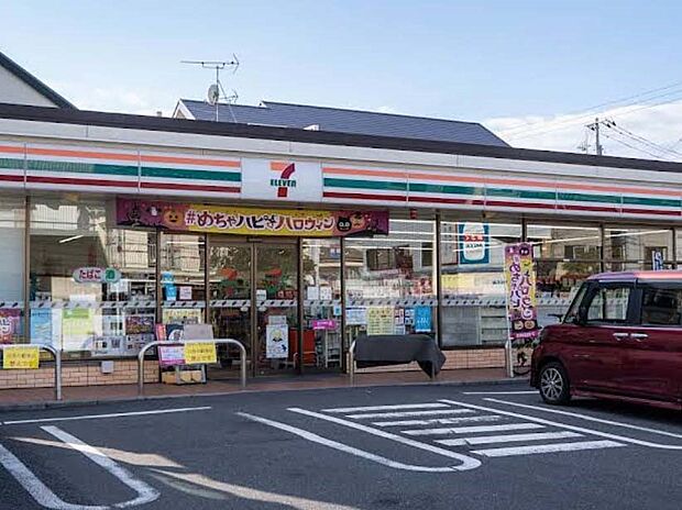 セブン-イレブン 足立辰沼東店（約300m・徒歩4分）