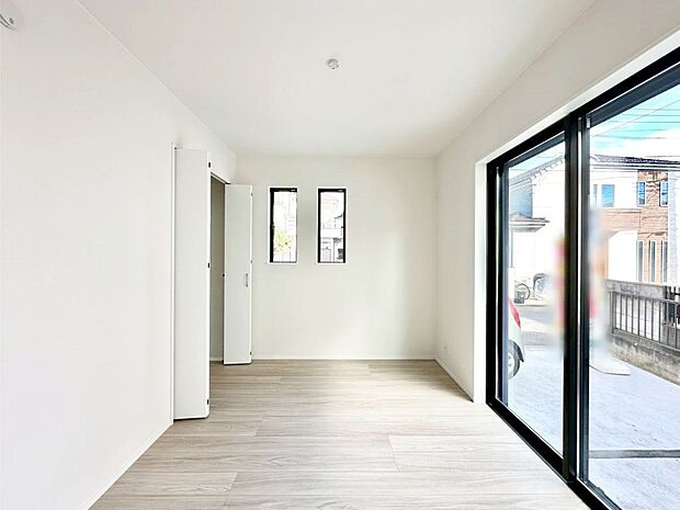 【洋室】リビング隣接の洋室は個室としても利用できます