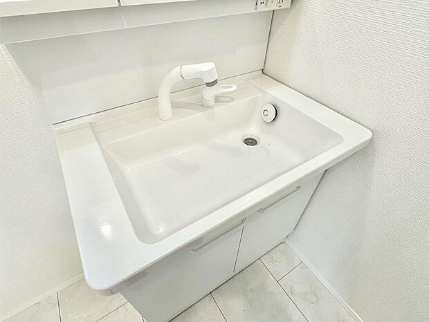【シャワー付き洗面台】ハンドシャワー付き！使いやすい洗面台。