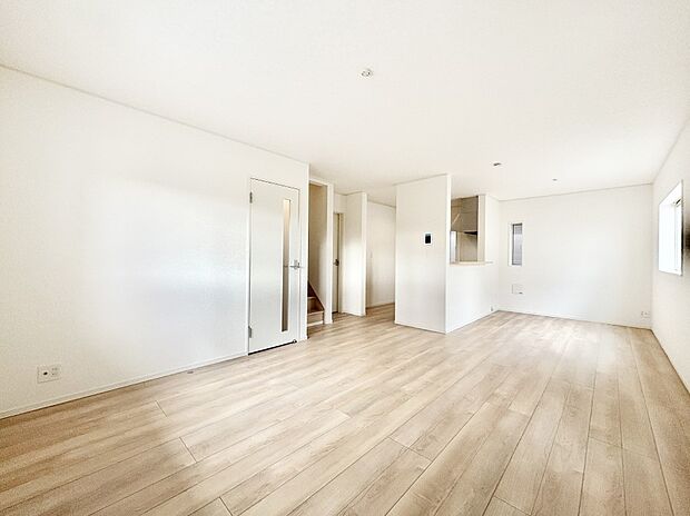 【リビング】どこにいても家族のつながりを感じられるコミュニケーションリビング。 