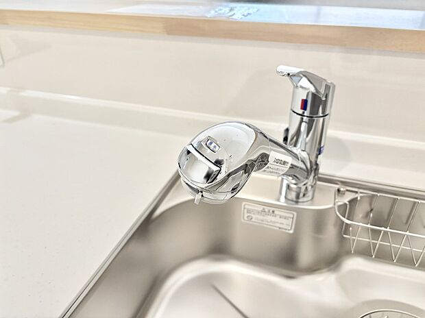 【浄水器】いつでも清潔なおいしいお水を。一つの水栓で水道水と浄水を使い分け。