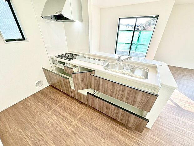 【スライド収納】使いやすさを優先したスライド式収納タイプ！