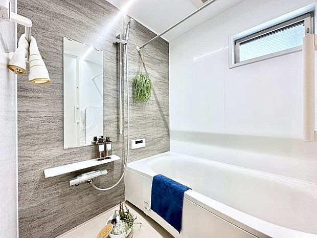 【浴室】落ち着いた雰囲気でゆっくりお寛ぎいただけるバスルーム