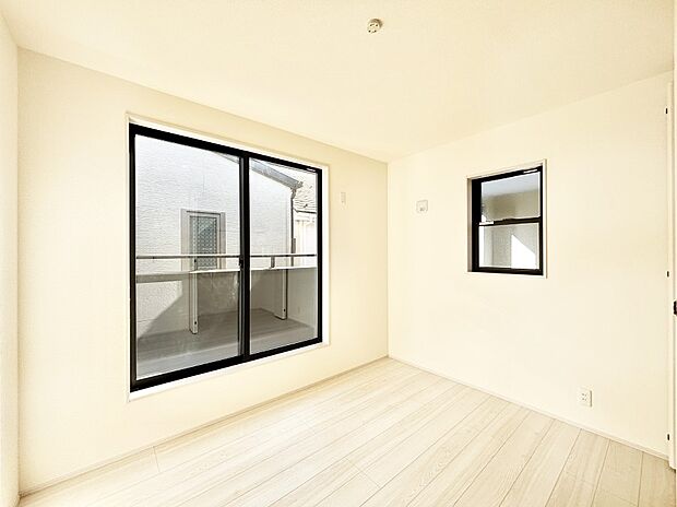 【子供部屋】子ども部屋にぴったりの明るい空間。