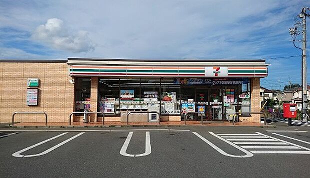 セブン-イレブン 新座堀ノ内病院前店(約700m)