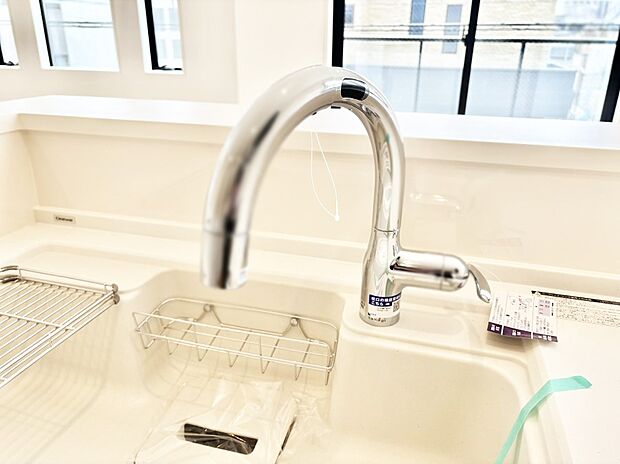 【その他設備(浄水器)】いつでも清潔なおいしいお水を。一つの水栓で水道水と浄水を使い分け。