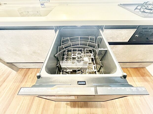 【その他設備(食洗機)】面倒なお片づけは食洗機にお任せ!家事の負担が減って、時間にも気持ちにもゆとりができます。