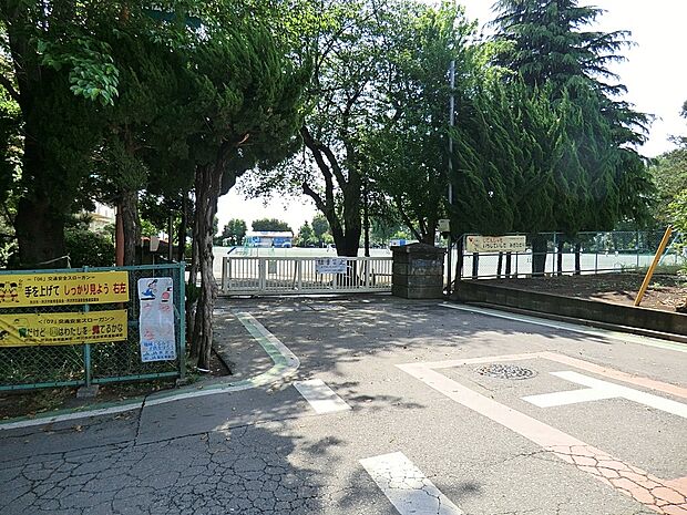 所沢市立安松小学校（約1,340m・徒歩17分）