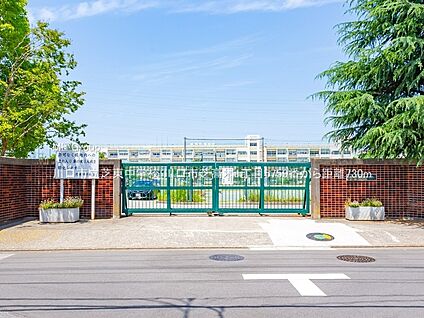 川口市立芝東中学校 730m(10分)
