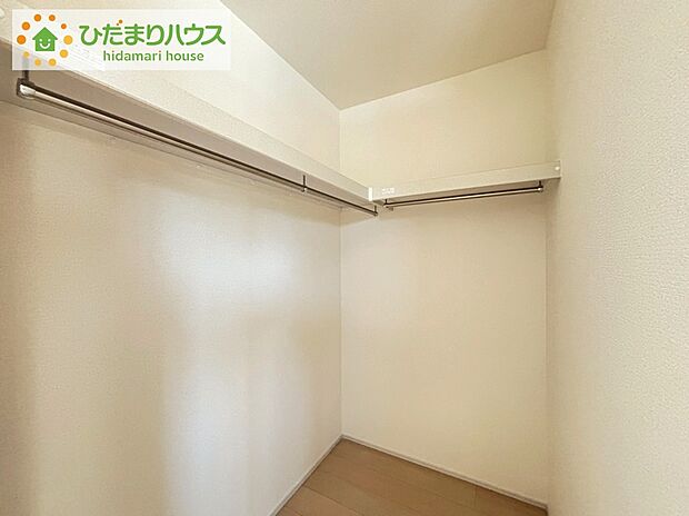 【収納】ママに人気のウォークインクローゼット付き!
コートやジャケットはもちろん、季節物や布団なども全部収納できちゃいます(^^)/