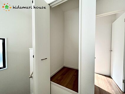 3号棟　2階ホール収納