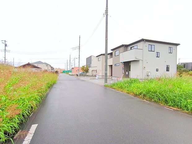 ひとたび扉を開けばそこに待っているのは上質な空間とマイホームでの新生活をイメージさせる優雅なひととき。「この家なら…」ではなく「ここに住みたい♪」と思う感動をお届けいたします。