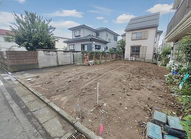 住宅性能評価で耐震等級3(最高等級)を取得!お客様を守る大切な住宅だからこそ、第三者の検査を受けて安心して住んでいただける住宅をご案内させて頂きます。その頑丈さを、ぜひ現地にてご体感くださいませ。