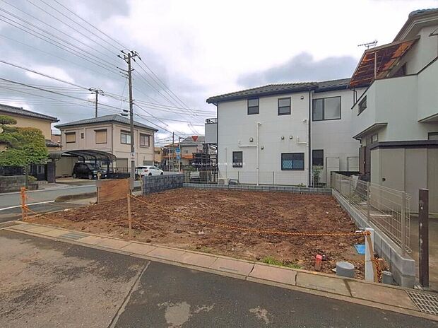 住宅性能評価で耐震等級３（最高等級）を取得！お客様を守る大切な住宅だからこそ、第三者の検査を受けて快適にお住まいいただける住宅をご案内させていただきます。その頑丈さを、ぜひ現地にてご体感くださいませ。