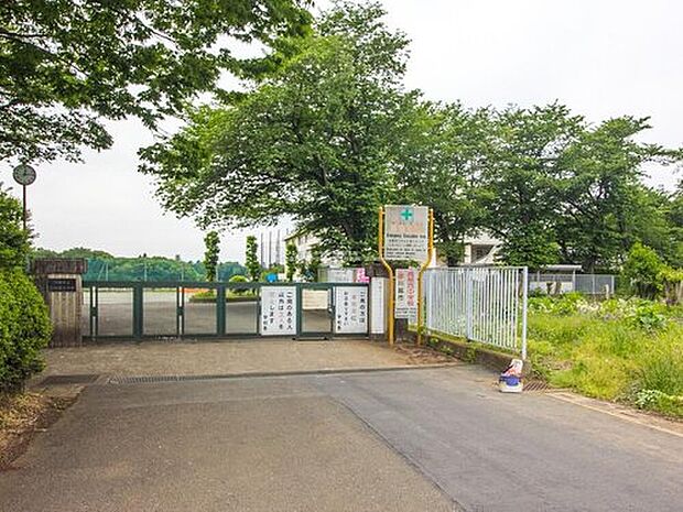川越市立高階西中学校(約800m)