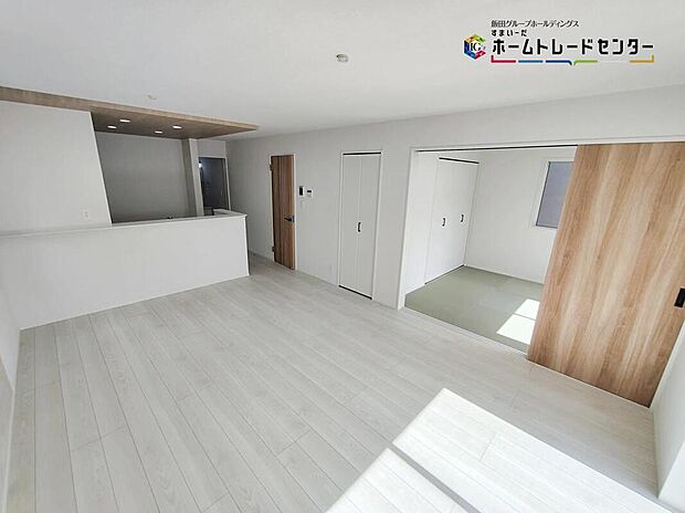 【リビング】ゆとりある空間で開放感があるリビングです♪採光にも優れていて過ごしていて気持ちのいいリビングです!ゆったりとした家族のお時間を。