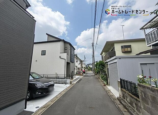 【前面道路含む現地写真】今日も、明日も、この街で、きっと家族がしあわせになる物語が描かれていくはずです。毎日の何気ない『いってきます』『ただいま』に幸せを感じられる、そんな住まいを。