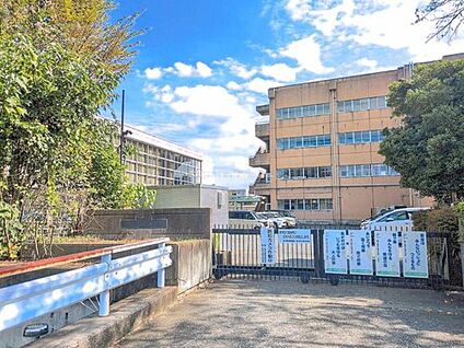 鶴ヶ島市立南中学校 1360m(徒歩17分)