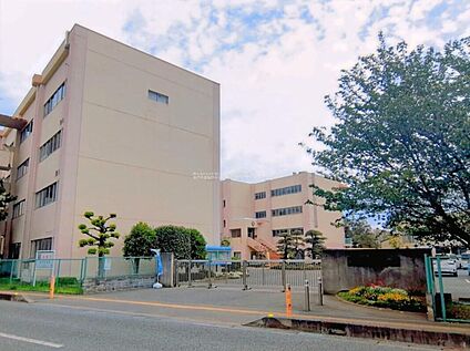 坂戸市立坂戸中学校 700ｍ(徒歩9分)