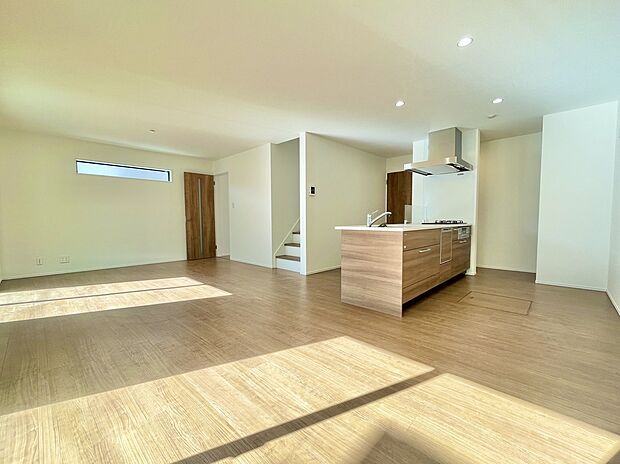 2号棟 広々リビング約20.7帖は、家族と貴重な時間を過ごす団らんスペース