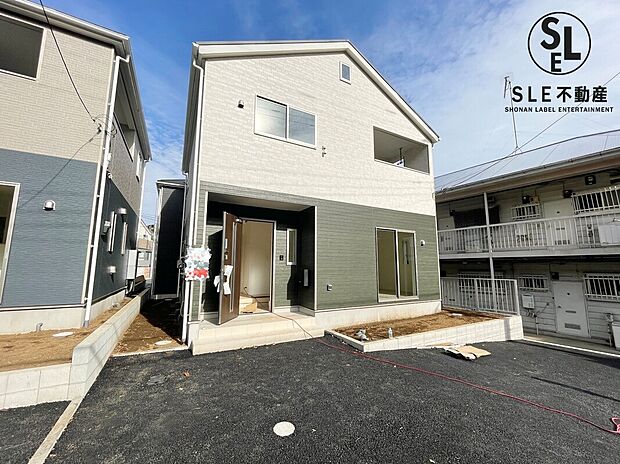 【外観写真】1号棟 【駐車並列3台可】ゆとりある敷地45坪越え◎