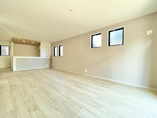 【リビング】1号棟 リビングイン階段のある間取りは、家族が外出や帰宅を把握しやすく、コミュニケーションが増えます。