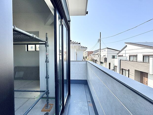 【バルコニー】1号棟 お洗濯やお布団干しの強い味方のバルコニー。2026/03/01時点